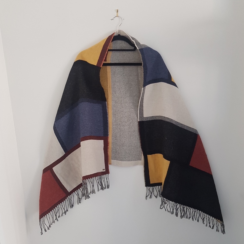 Tommy Hilfiger colour block blanket scarf